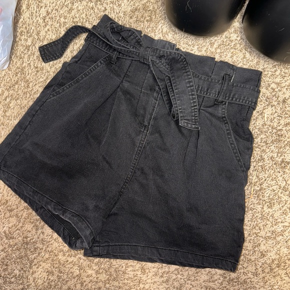 Woman’s high waisted Black Jean shorts - Picture 2 of 6